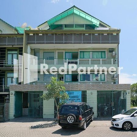 Pondok Hijau Syariah Mitra Reddoorz At Citraland Σουραμπάγια Εξωτερικό φωτογραφία