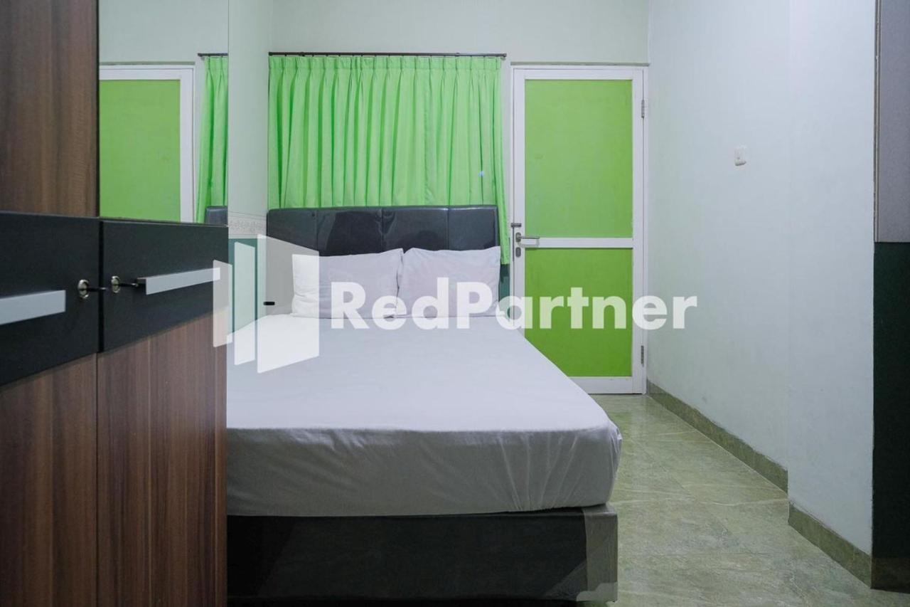 Pondok Hijau Syariah Mitra Reddoorz At Citraland Σουραμπάγια Εξωτερικό φωτογραφία