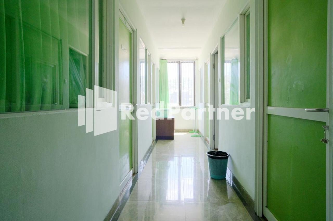 Pondok Hijau Syariah Mitra Reddoorz At Citraland Σουραμπάγια Εξωτερικό φωτογραφία