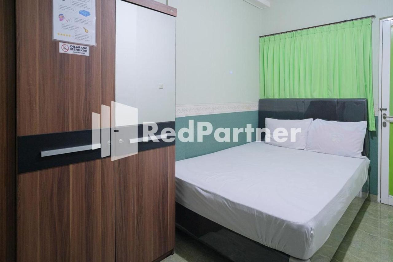 Pondok Hijau Syariah Mitra Reddoorz At Citraland Σουραμπάγια Εξωτερικό φωτογραφία