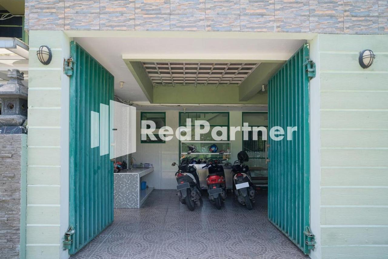 Pondok Hijau Syariah Mitra Reddoorz At Citraland Σουραμπάγια Εξωτερικό φωτογραφία