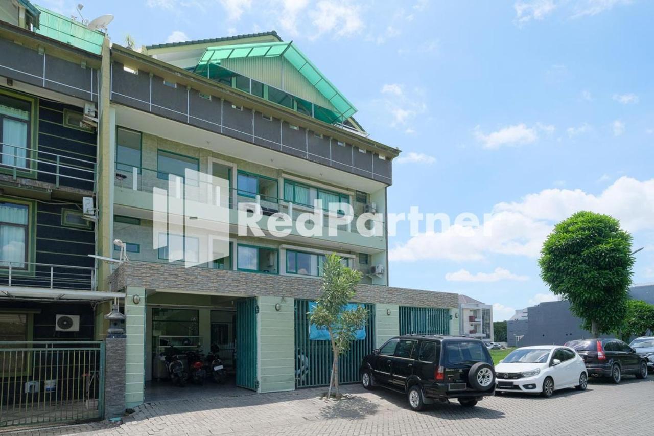 Pondok Hijau Syariah Mitra Reddoorz At Citraland Σουραμπάγια Εξωτερικό φωτογραφία